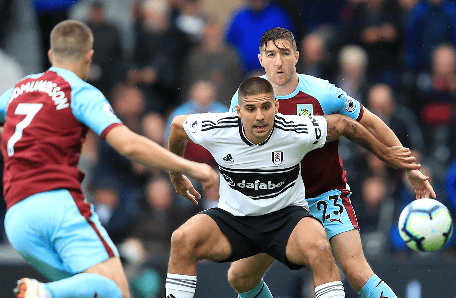 利物浦逆转击败伯恩利，积分榜上升的简单介绍