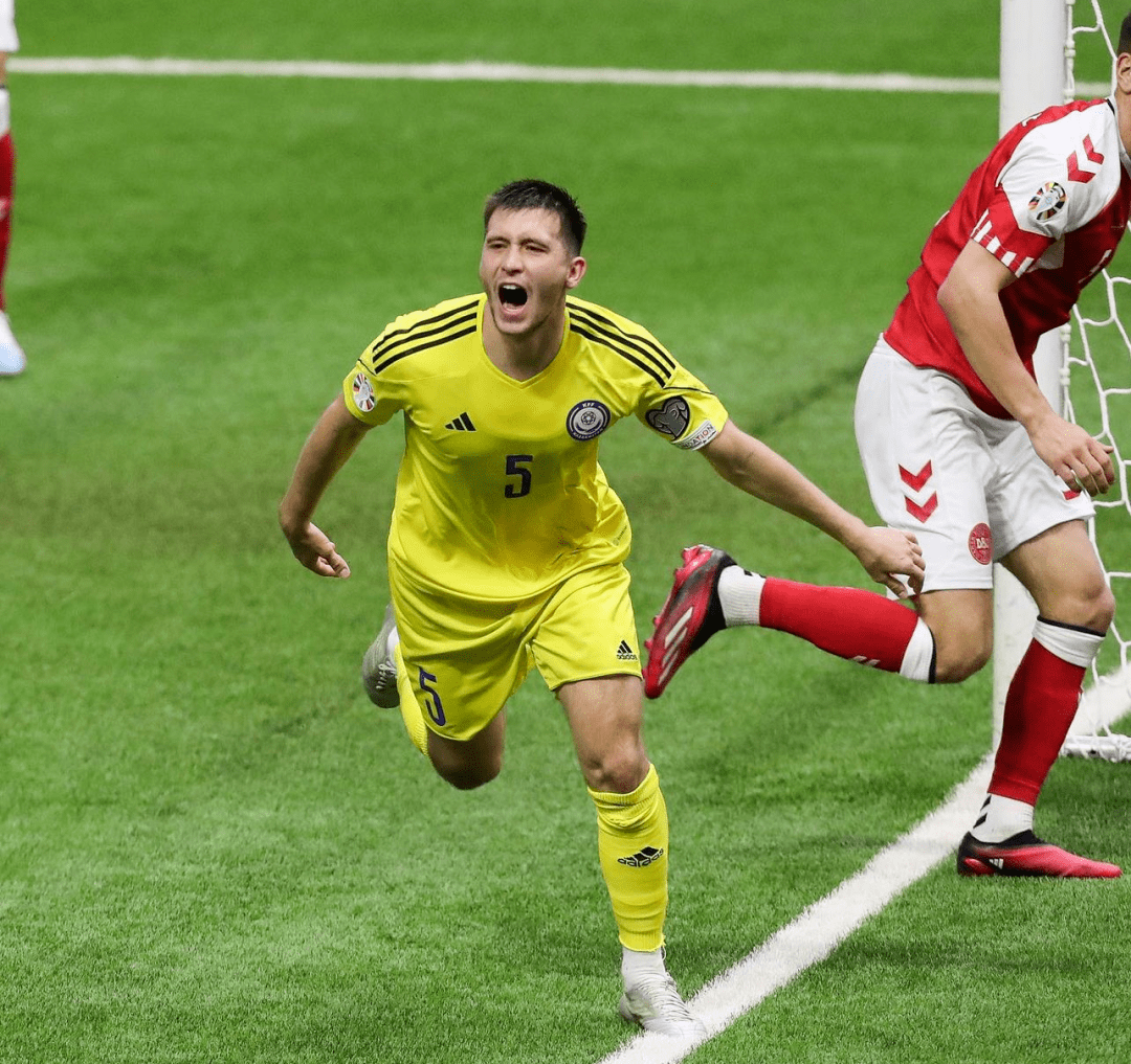 荷兰逆转丹麦，萨内点燃赛场的简单介绍