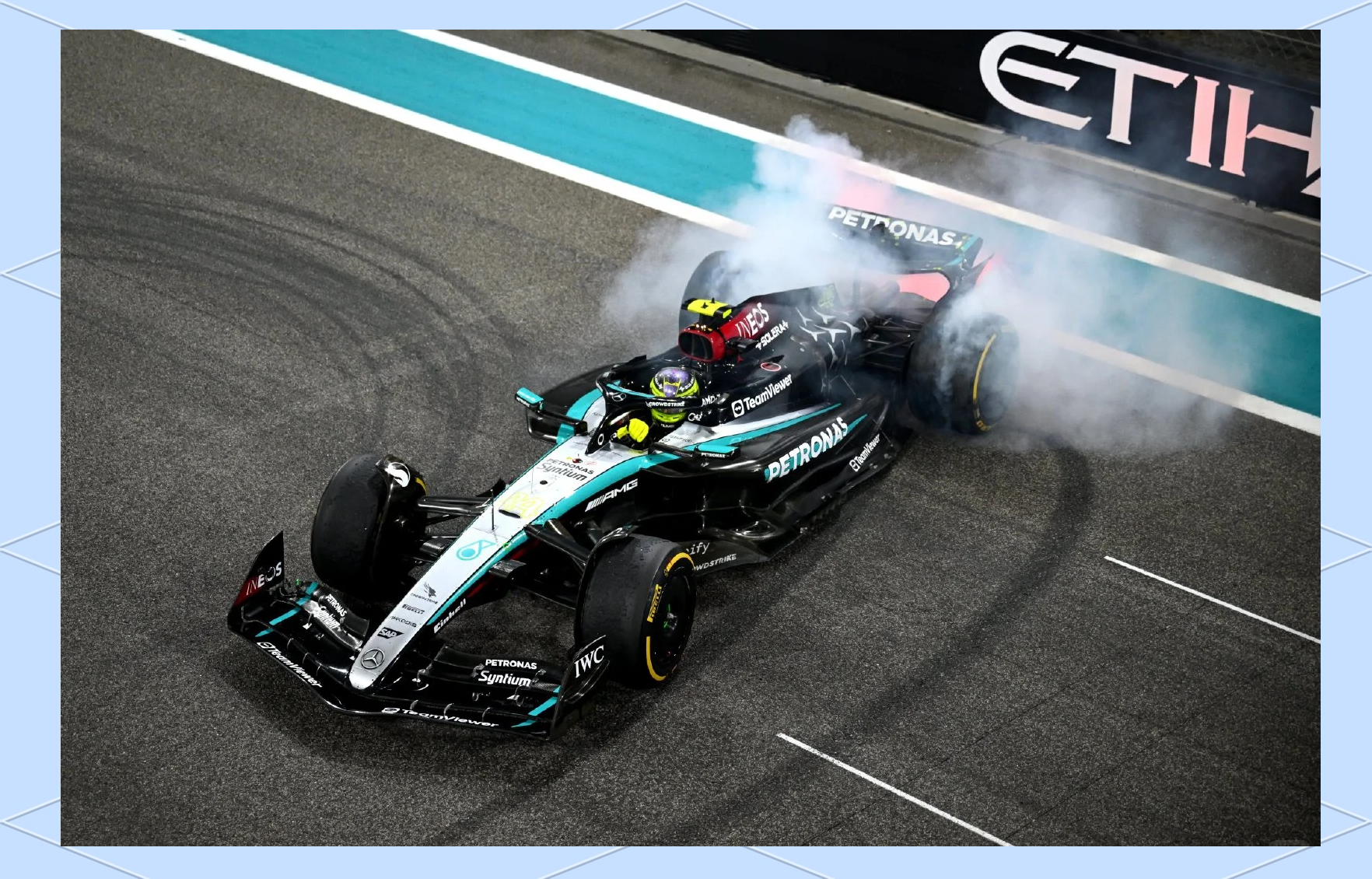 雷诺车队碾压红牛车队，汉密尔顿惊艳四座的简单介绍